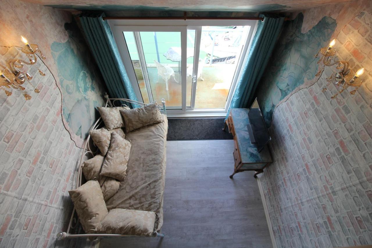 Unique, Loft-Style Apartment With Fantastic Brighton Marina Views מראה חיצוני תמונה