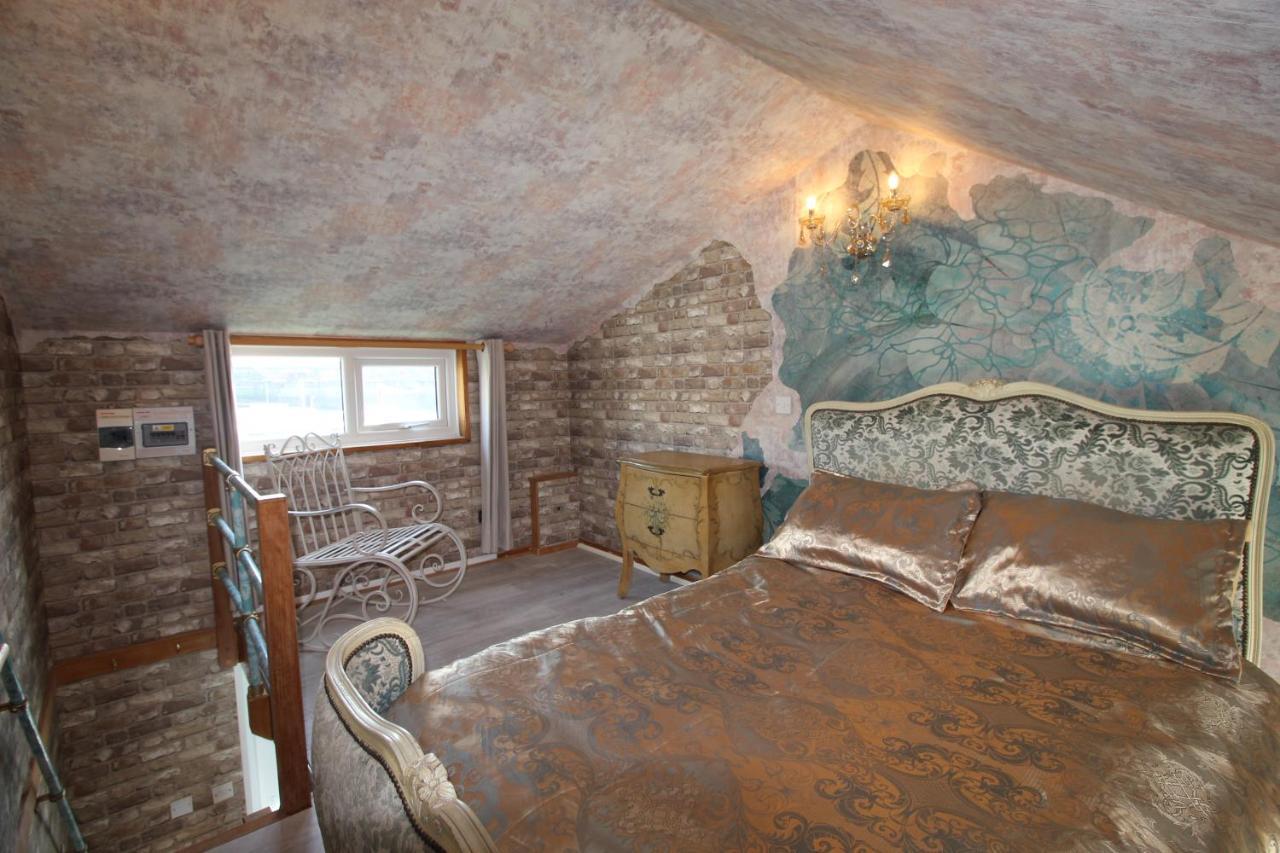 Unique, Loft-Style Apartment With Fantastic Brighton Marina Views מראה חיצוני תמונה