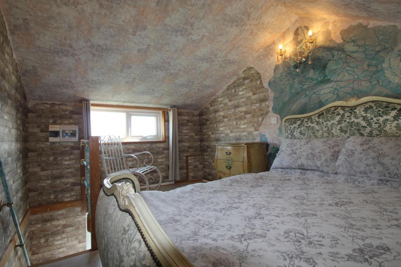 Unique, Loft-Style Apartment With Fantastic Brighton Marina Views מראה חיצוני תמונה